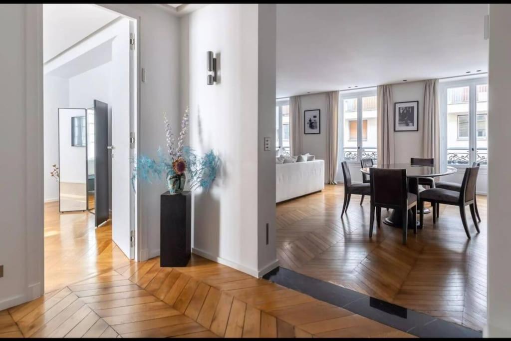 Amazing Apartment 2Bdr/6Pax Next To Champs Elysees ปารีส ภายนอก รูปภาพ
