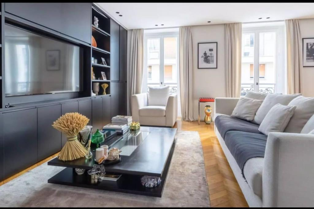 Amazing Apartment 2Bdr/6Pax Next To Champs Elysees ปารีส ภายนอก รูปภาพ