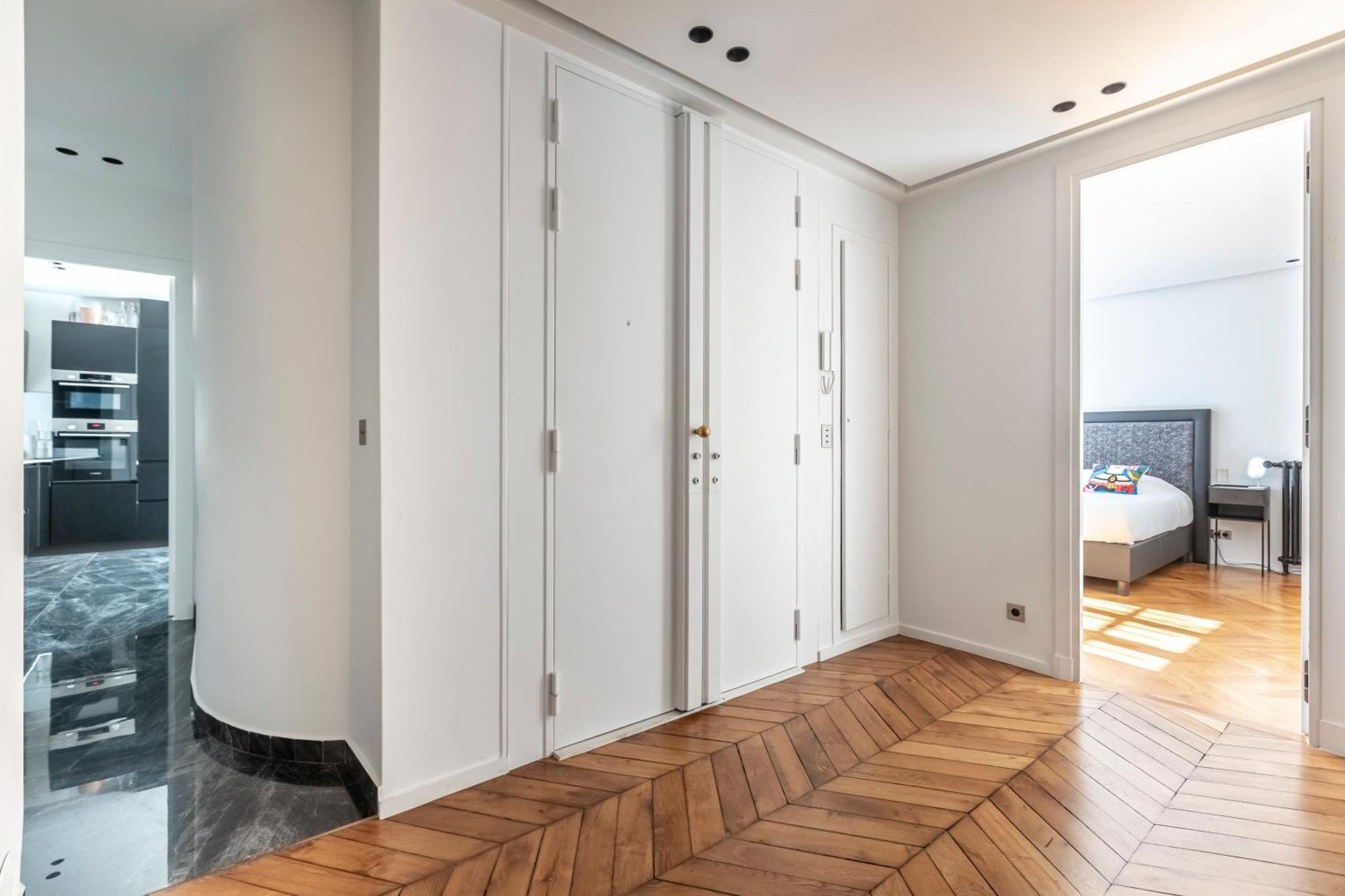 Amazing Apartment 2Bdr/6Pax Next To Champs Elysees ปารีส ภายนอก รูปภาพ